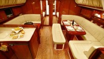 MYTHOS II Salon